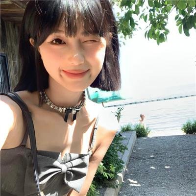 冰属性男子与酷酷女同事 封面